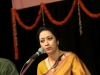 Shama-performing-at-Kala-Mandir-Kolkata-on-18th-February-2011-7-listening-to-audience-requests